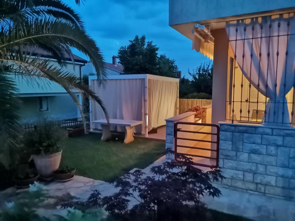 Apartman Hola Novigrad  Екстер'єр фото
