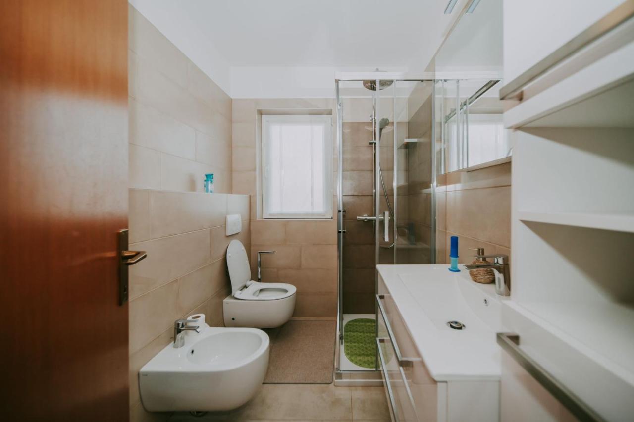 Apartman Hola Novigrad  Екстер'єр фото