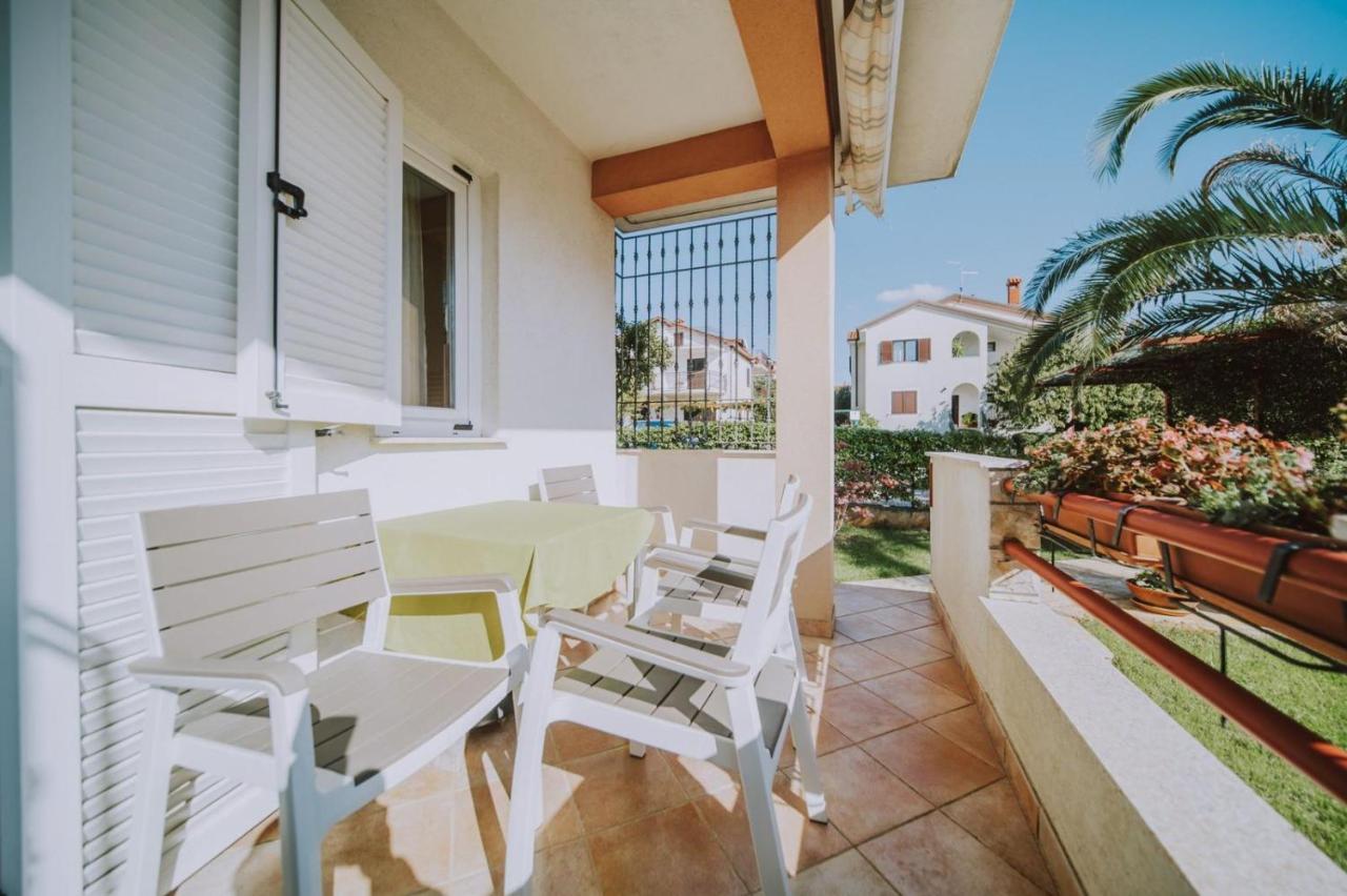 Apartman Hola Novigrad  Екстер'єр фото