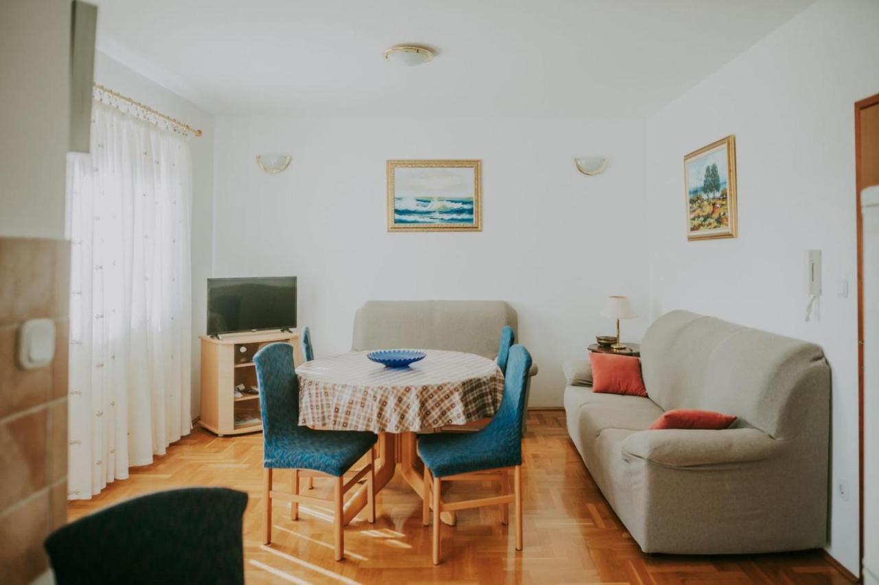 Apartman Hola Novigrad  Екстер'єр фото